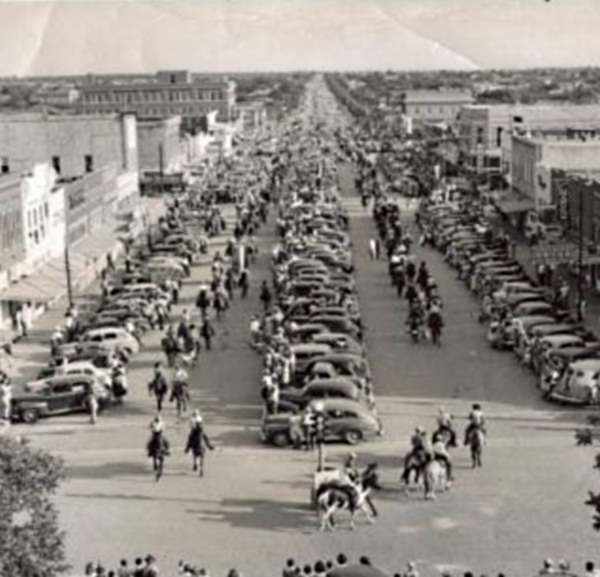 Coleman Rodeo Parade in 1940s